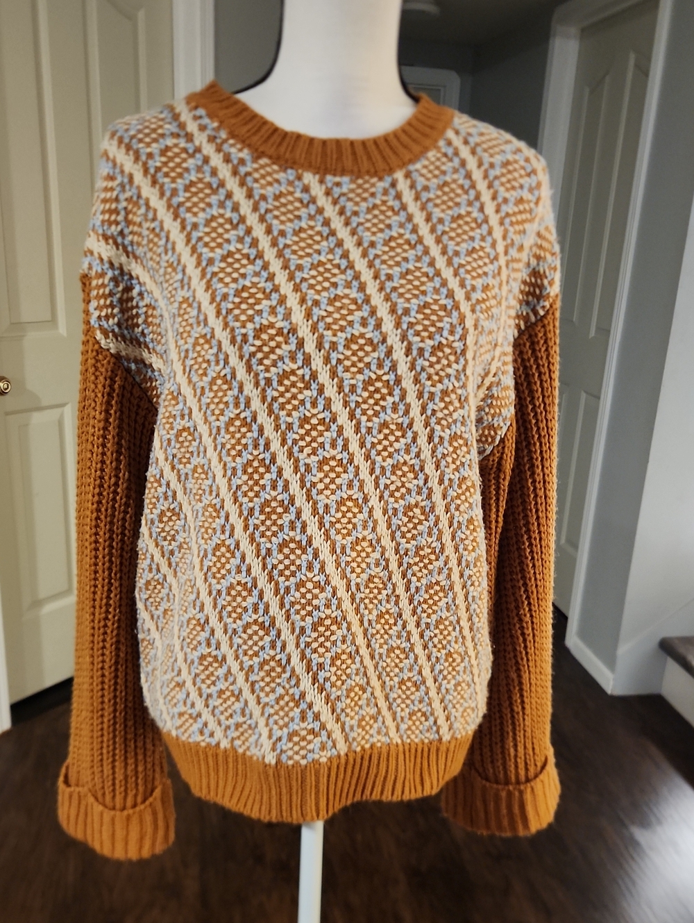 Entro Chunky Knit Cognac With Blue/Cream Knit Design Cuff Sleeve Sweater